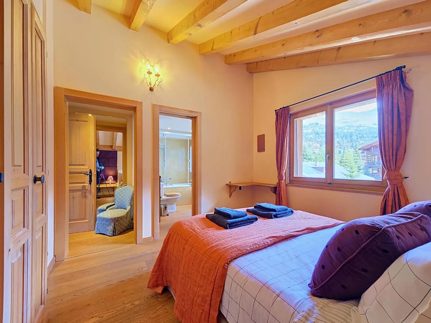 Renovated Attic Apartment - Photo 6 of 13