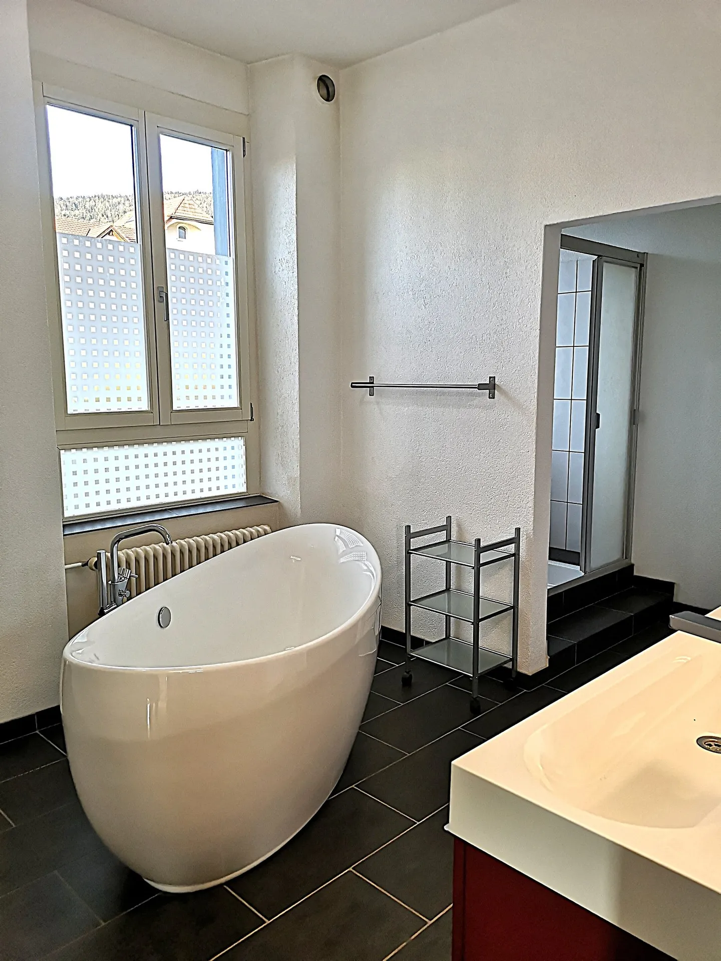 Belle maison unifamiliale ou multifamiliale avec garage, places de parking, terrasses, jardin - Photo 25 sur 45