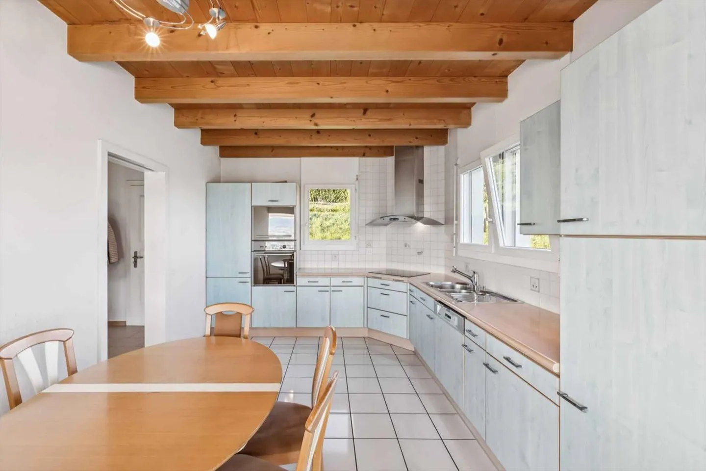 Charme und Gelassenheit: Freistehende Villa mit Pool mit Blick auf die Weinberge - Foto 4 von 12