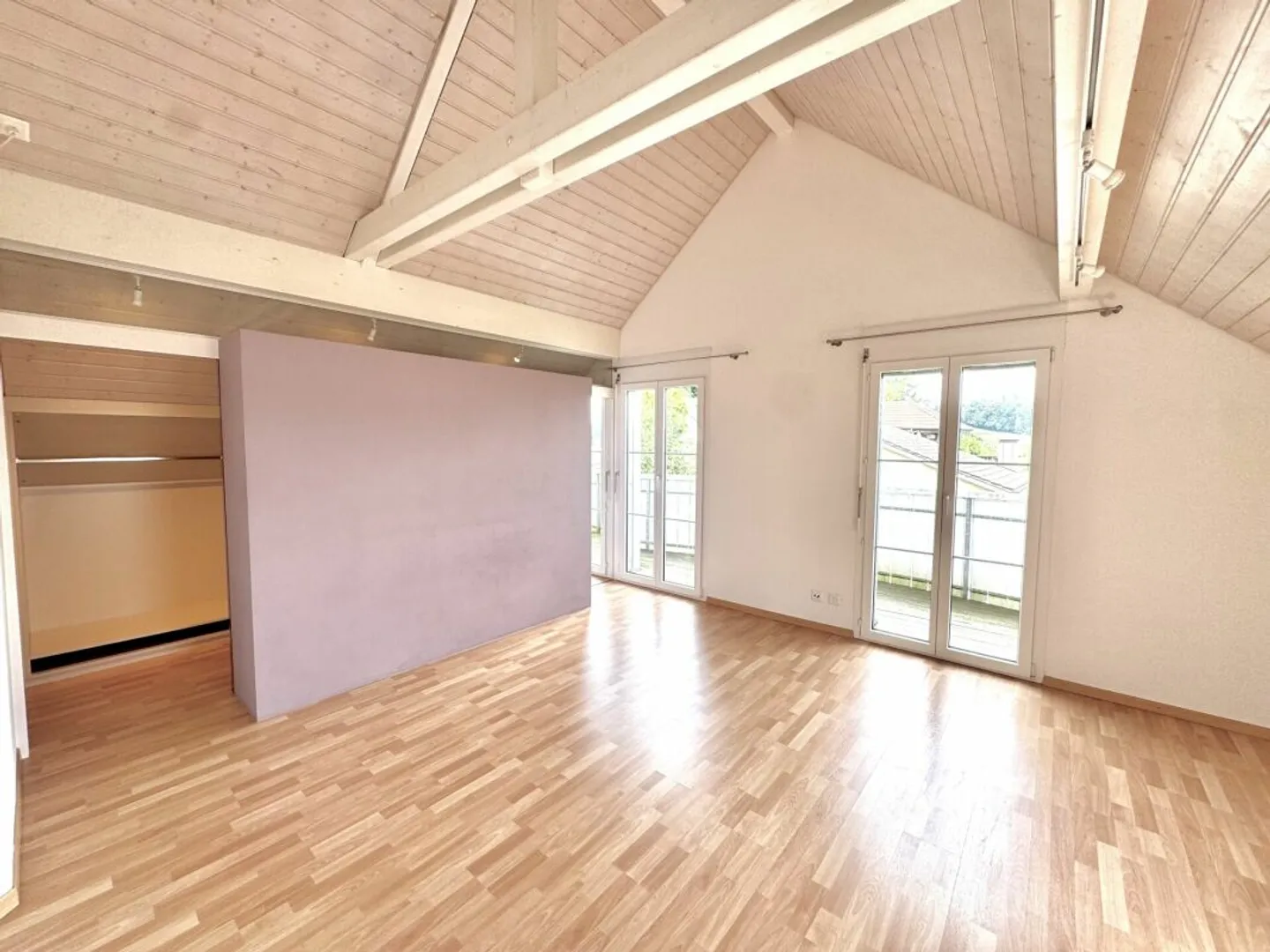 Appartement exclusif de 4,5 pièces avec vue sur la montagne et accès direct par ascenseur - Photo 8 sur 14