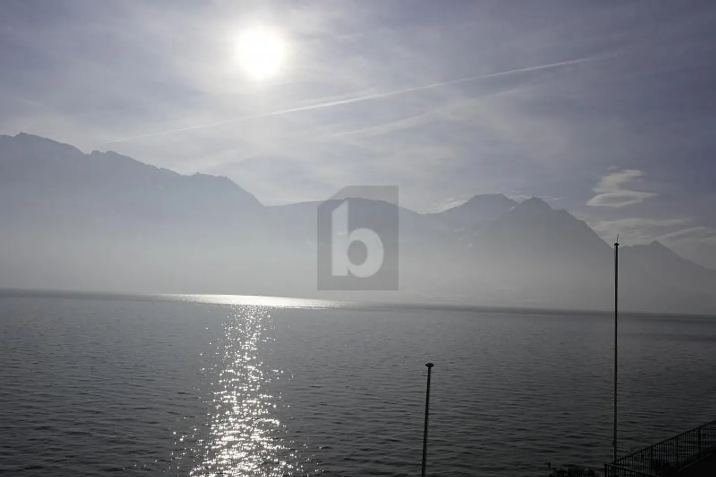 CON UNA VISTA MERAVIGLIOSA SUL LAGO E SULLE MONTAGNE - Foto 1 di 6