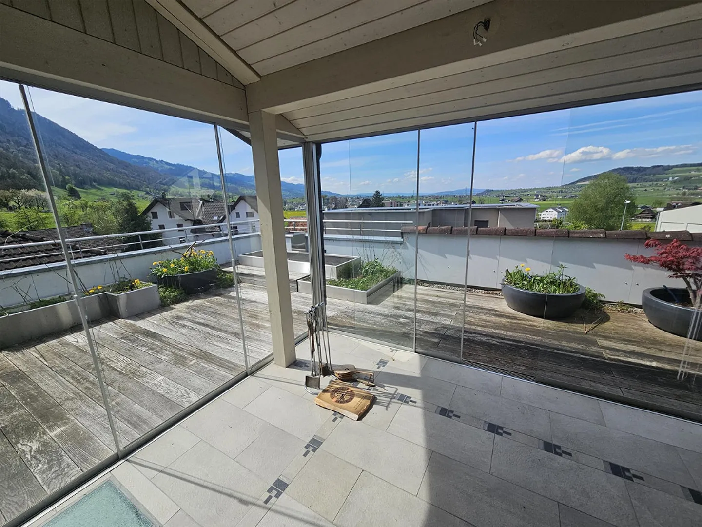 Casa unifamiliare 4 1/2 locali con vista sulla Linthebene - Foto 1 di 20