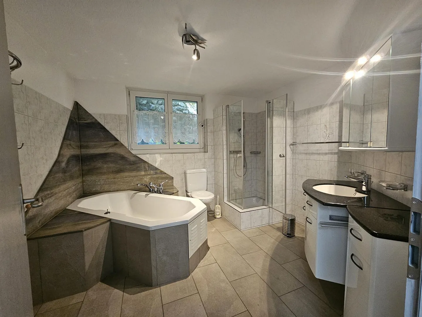 Casa unifamiliare 4 1/2 locali con vista sulla Linthebene - Foto 9 di 20