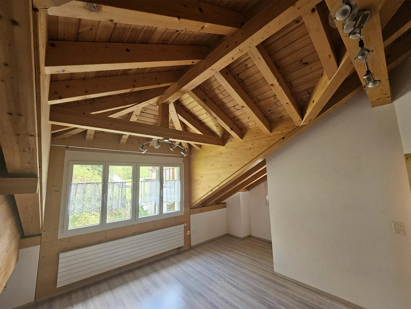 Casa unifamiliare 4 1/2 locali con vista sulla Linthebene - Foto 6 di 20