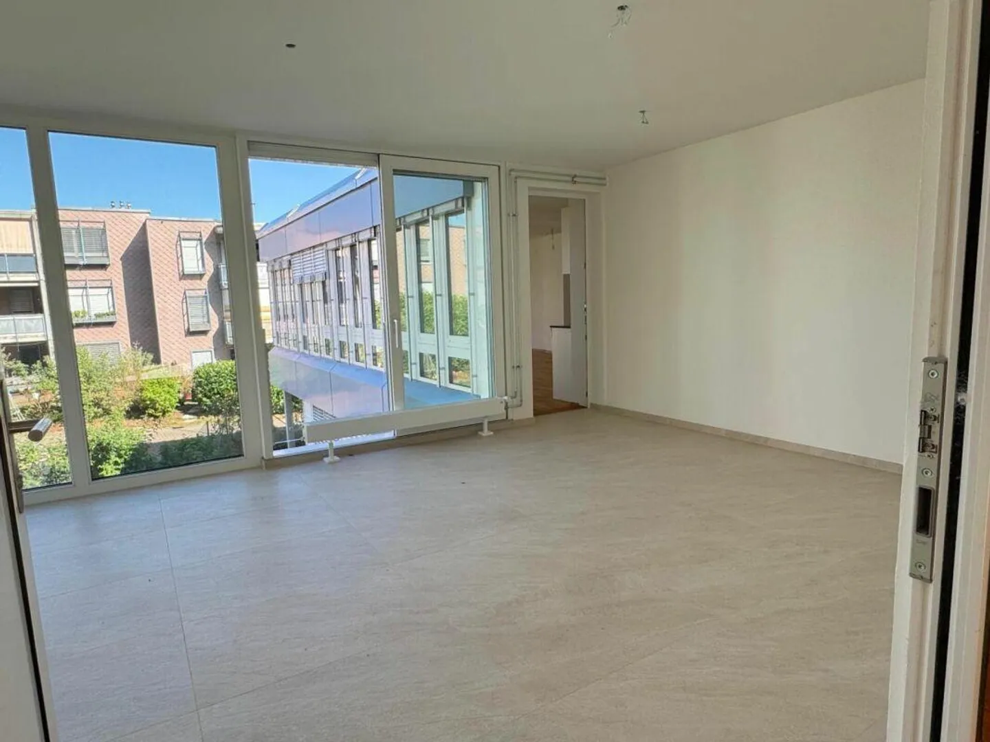 Soleggiato, tranquillo e con un ampio spazio esterno coperto e una parte di giardino - Foto 3 di 14