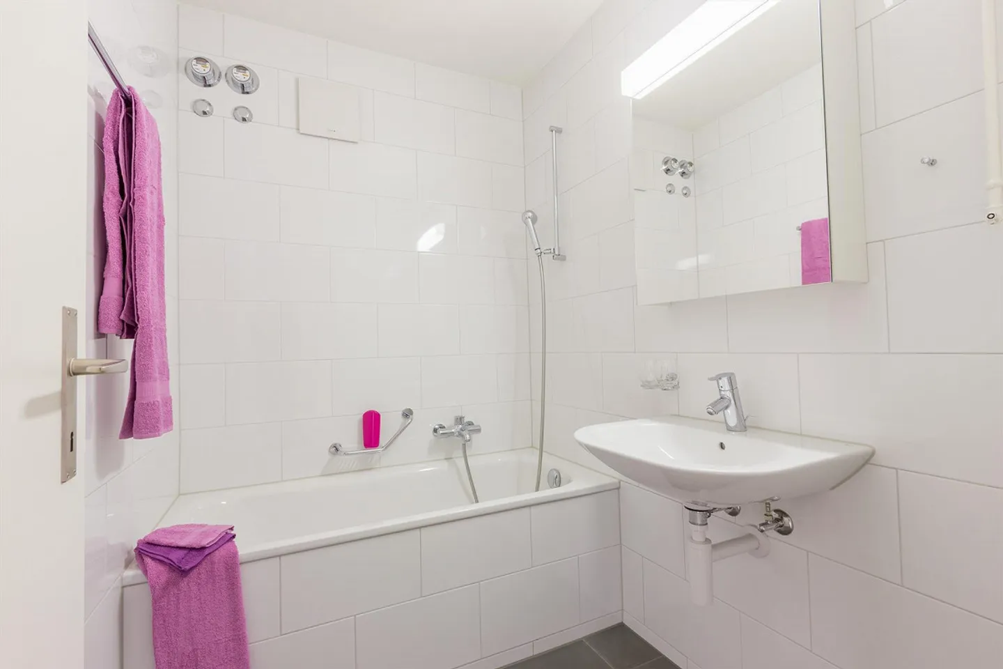 Living in a quiet yet central location - Photo 9 of 10