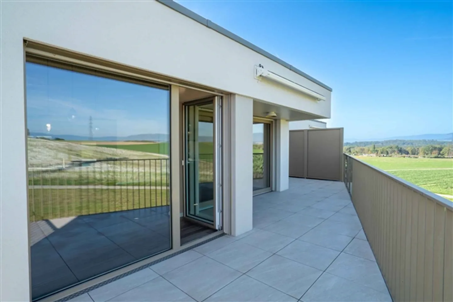 Appartement 4,5 pièces avec terrasse - Photo 2 sur 9