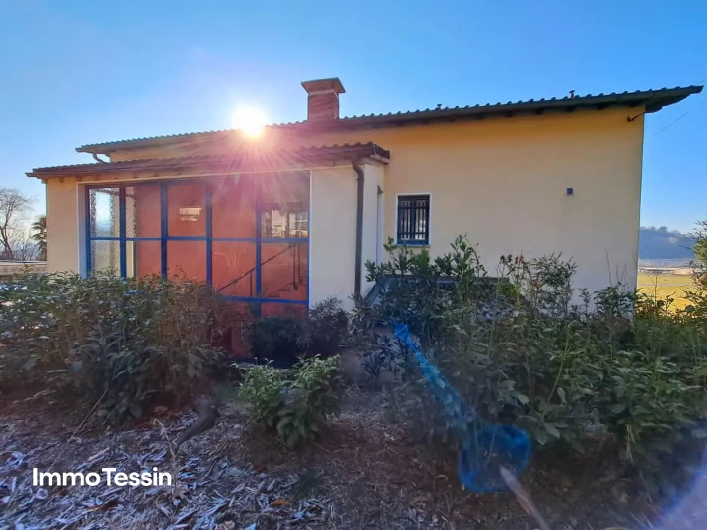 Villa exclusive avec grand jardin dans un emplacement privilégié entre le lac Majeur et le lac de Lugano - Photo 3 sur 13