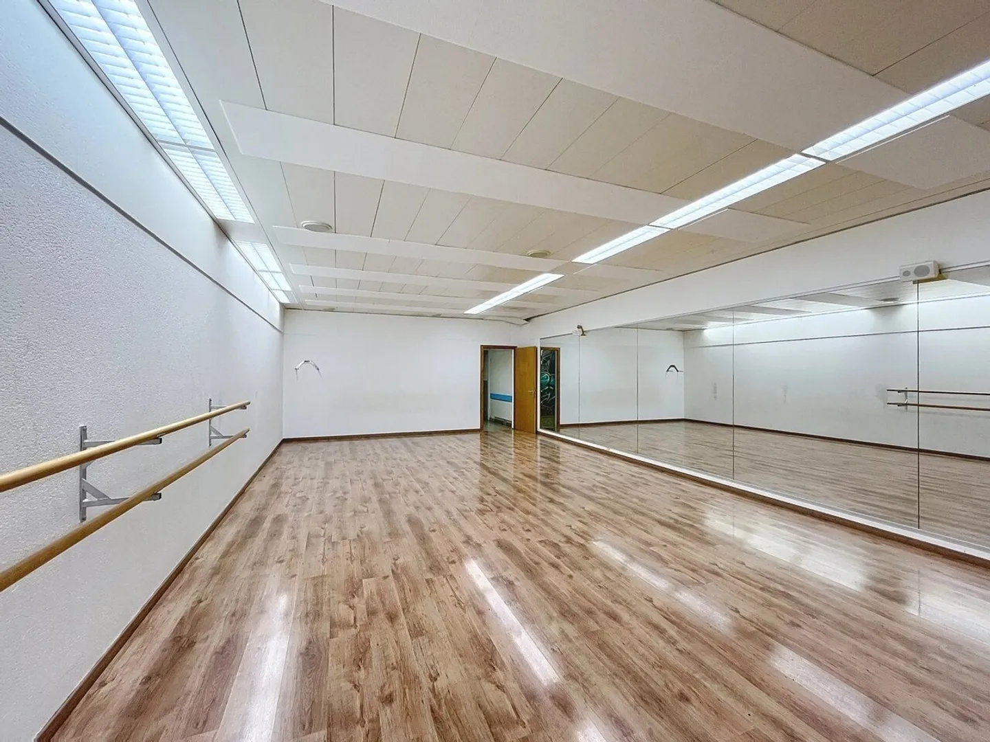 Spazio commerciale spazioso nel centro di Sierre - Foto 9 di 12