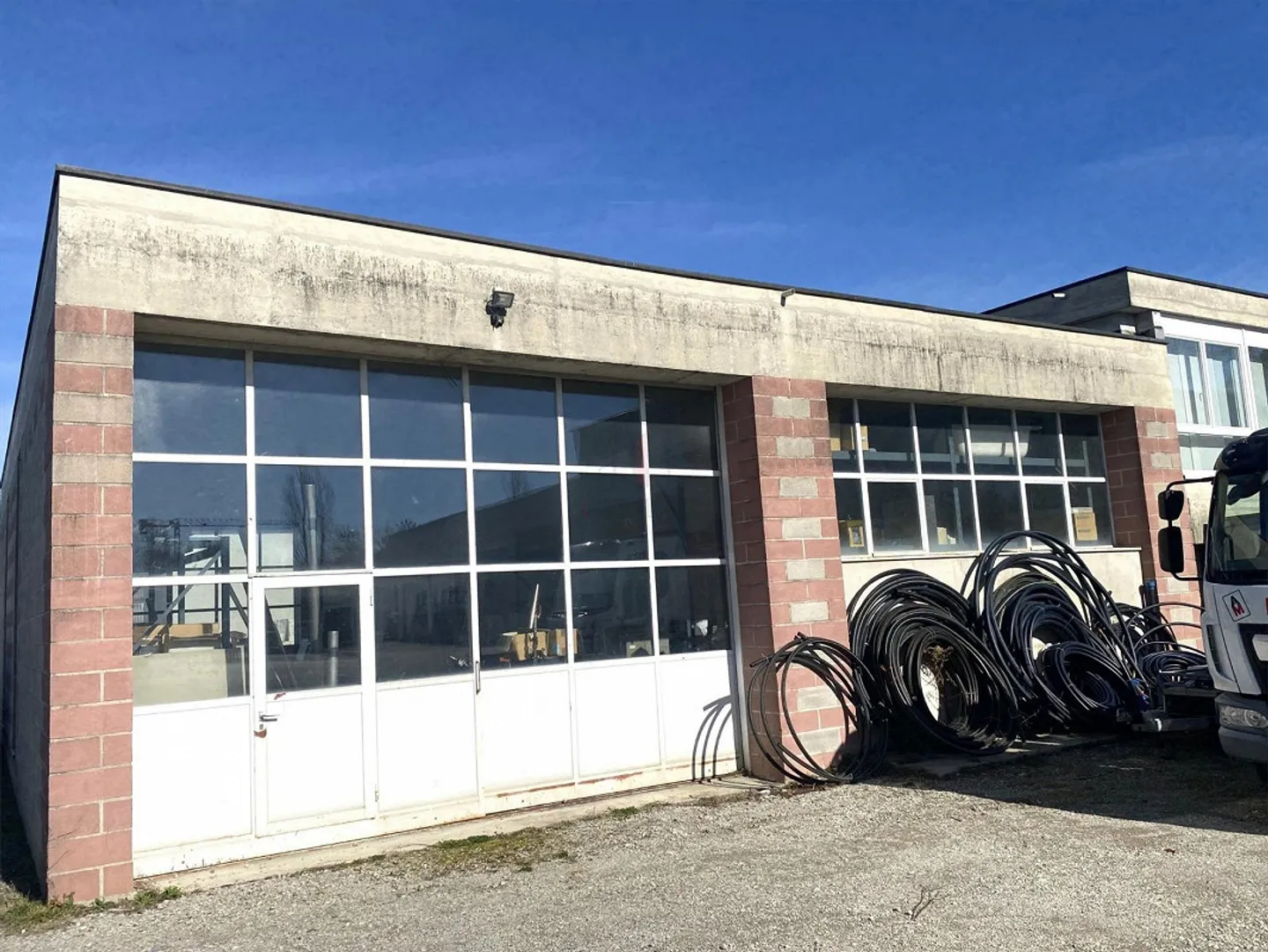 COMMERCIAL SPACE FOR RENT, LARGE VERSATILE SPACE + OFFICE - Photo 4 of 7