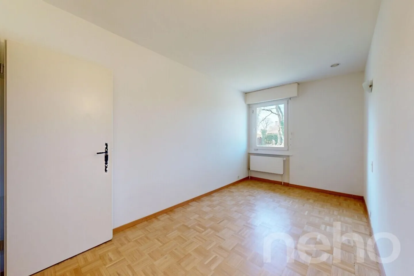 Affascinante casa familiare con studio indipendente, giardino e piscina - Foto 5 di 12