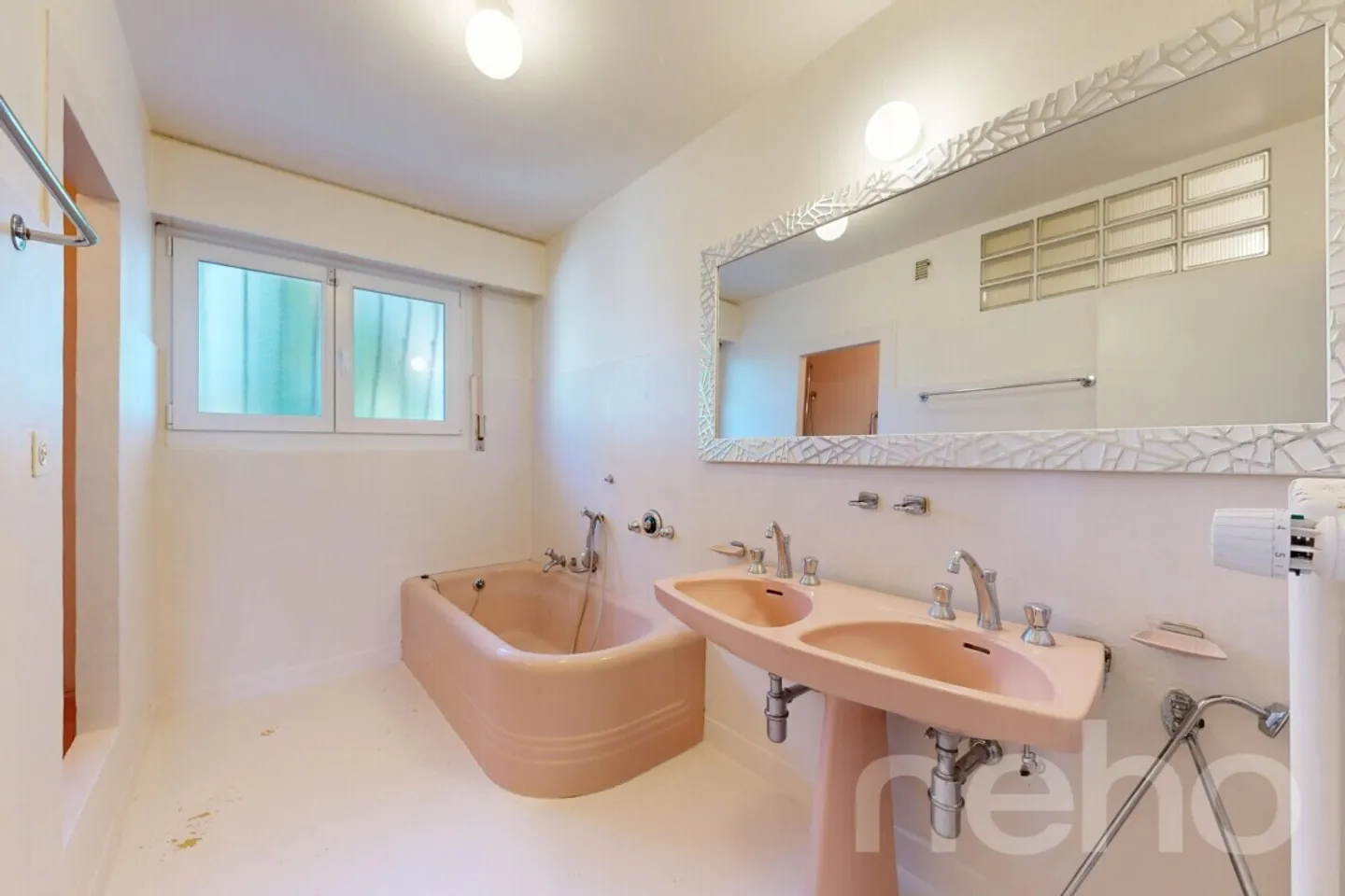 Affascinante casa familiare con studio indipendente, giardino e piscina - Foto 8 di 12