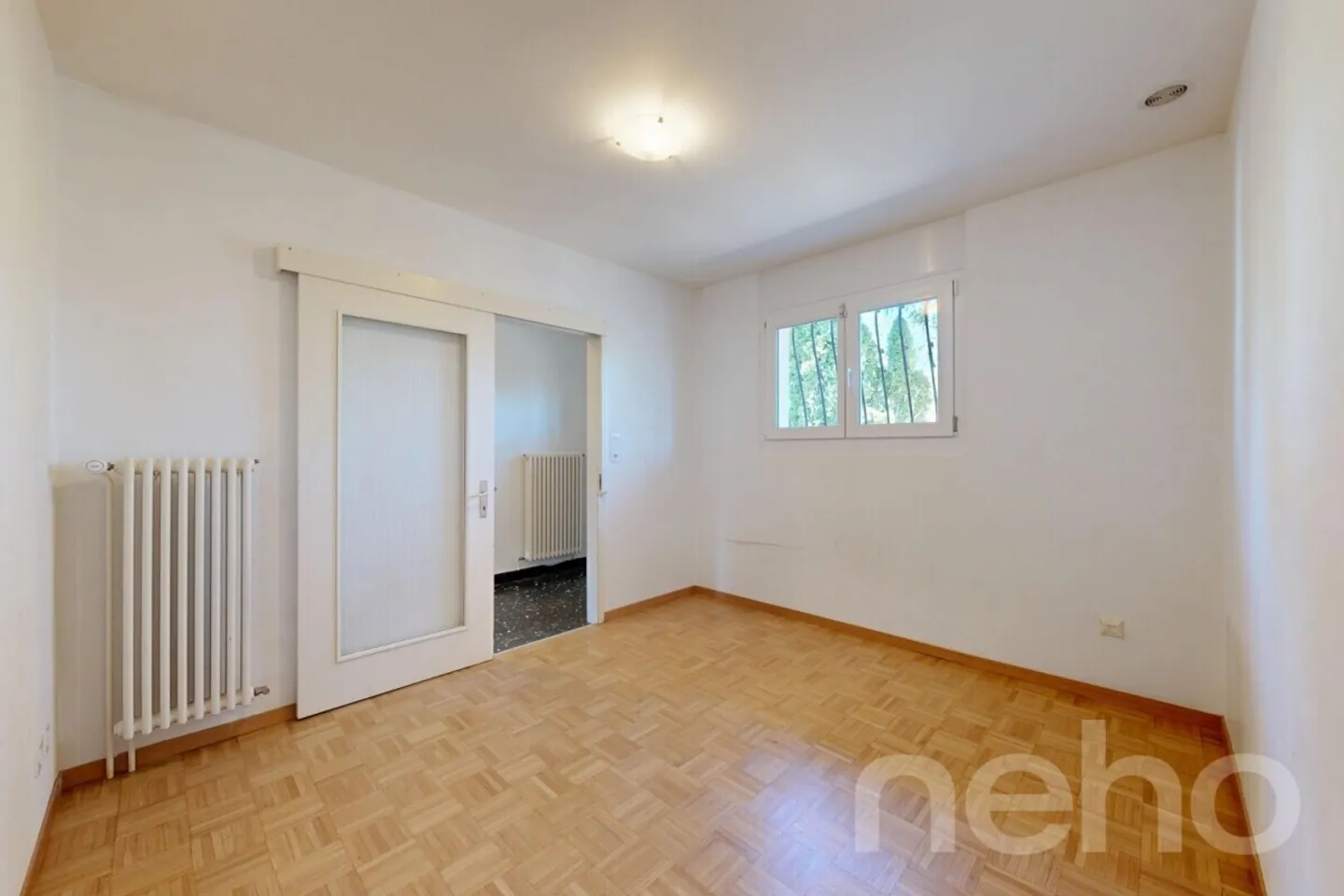 Affascinante casa familiare con studio indipendente, giardino e piscina - Foto 9 di 12