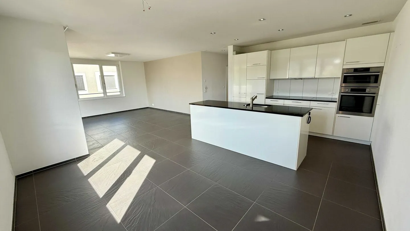 Appartement 4.5 pièces presque neuf - Photo 4 sur 11