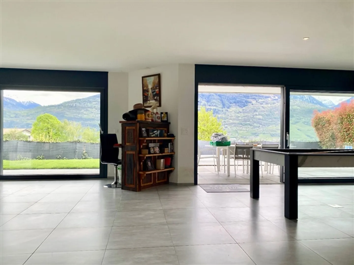 Contemporary architect-designed villa with exceptional views in Ormône (Savièse) - Photo 9 of 13