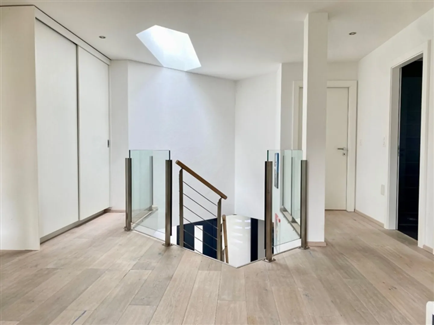 Contemporary architect-designed villa with exceptional views in Ormône (Savièse) - Photo 12 of 13