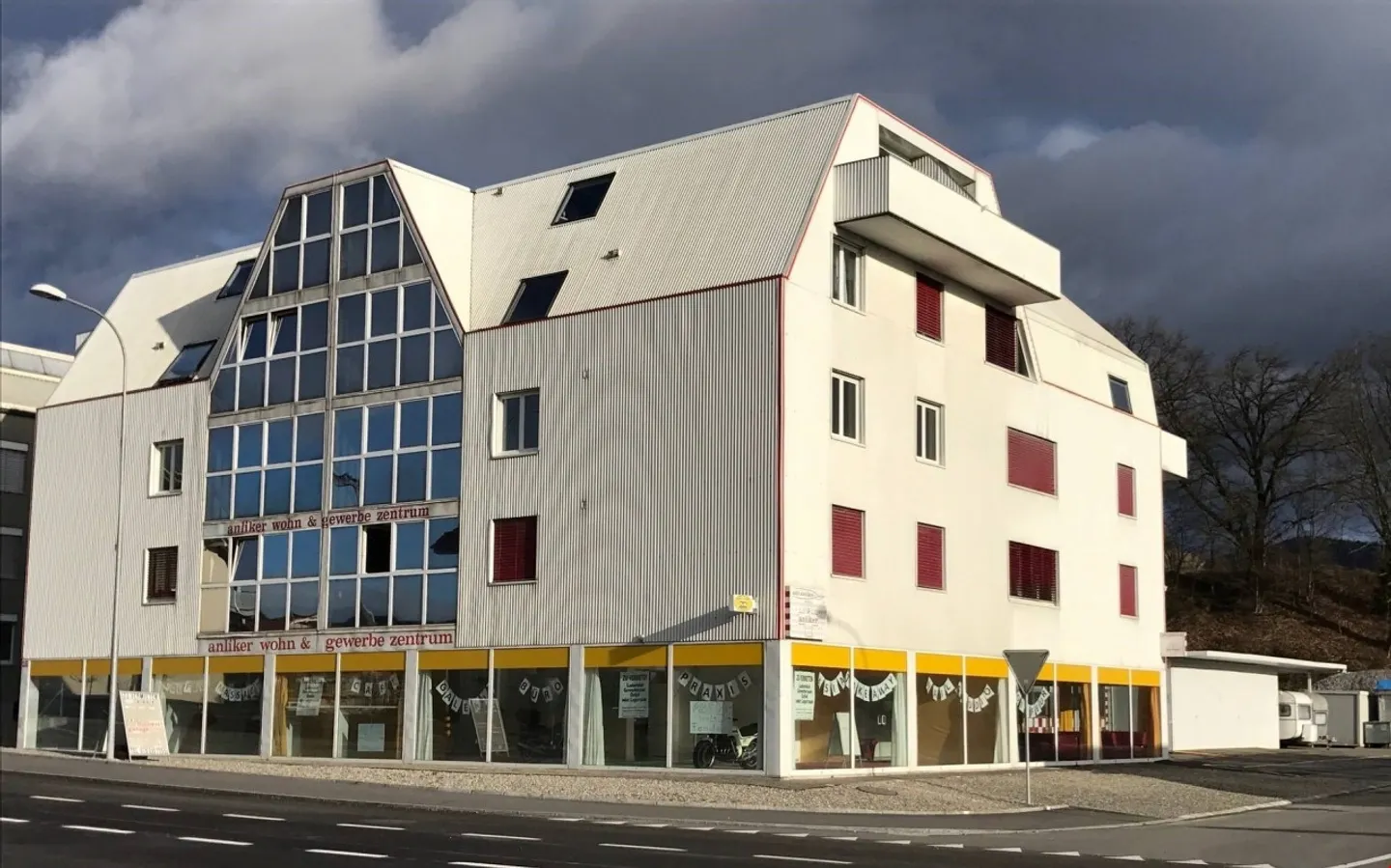 2 BIS 5  ZIMMER  WOHNUNGEN  + AUTO- GEWERBE - Foto 1 von 30