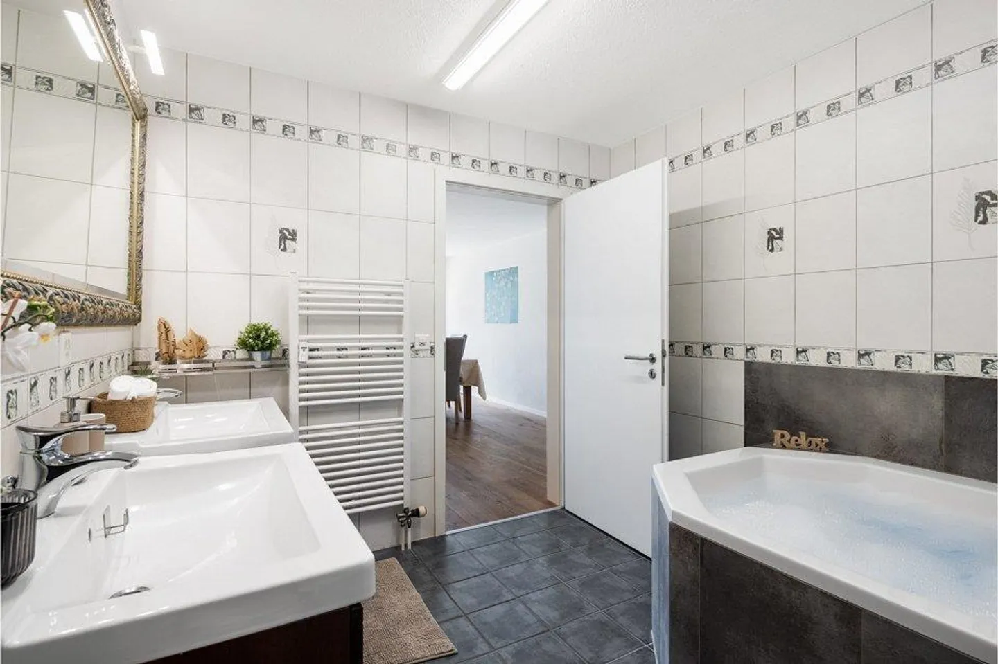 Exclusive 4.5-room terrace apartment with panoramic views in Walchwil - Photo 4 of 6