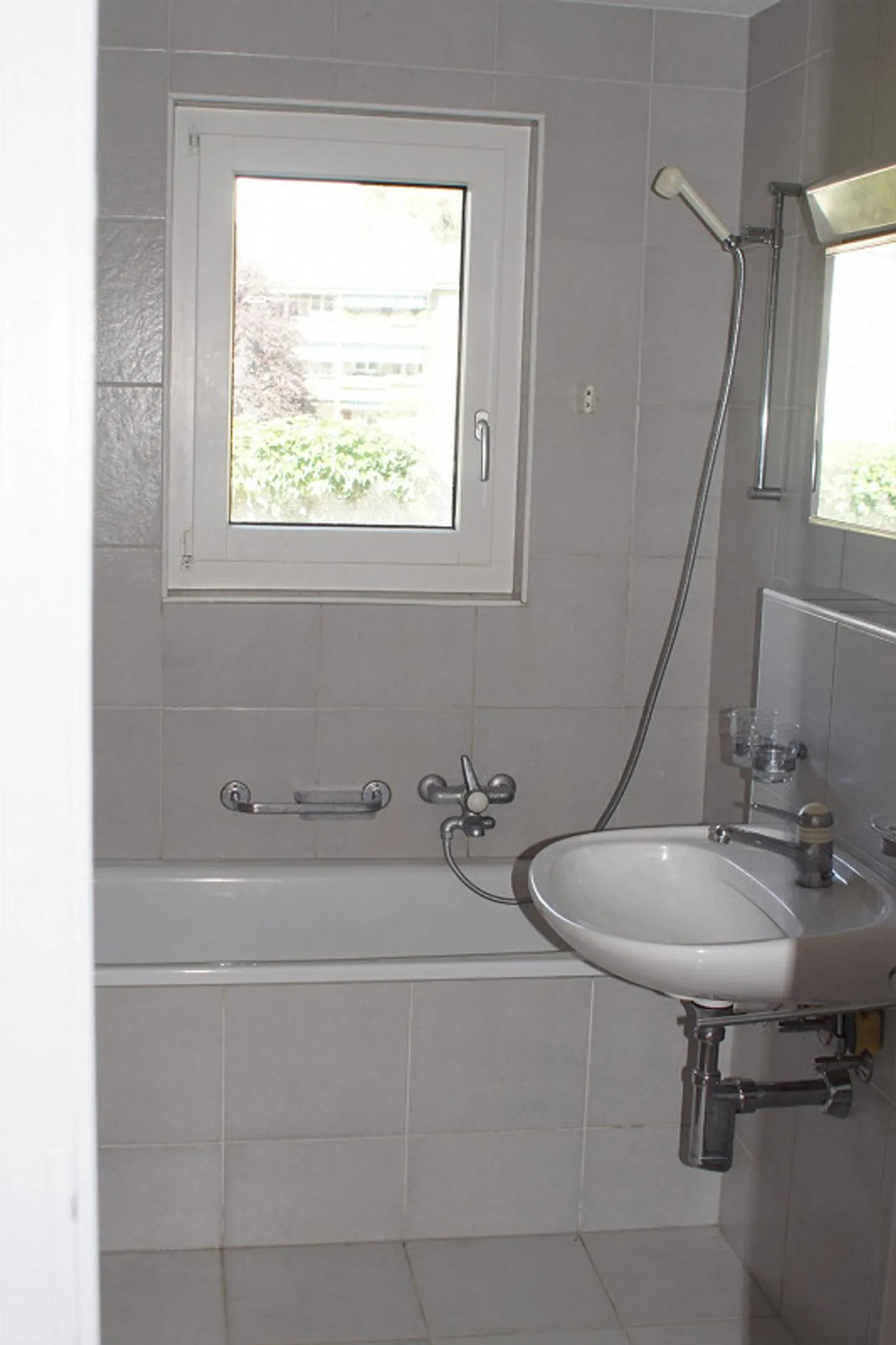 Helle 4-Zimmer-Wohnung in Murten - Foto 8 von 9