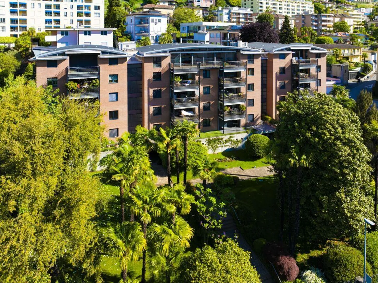 MURALTO - Attico spazioso con vista sul Lago Maggiore - Foto 1 di 30