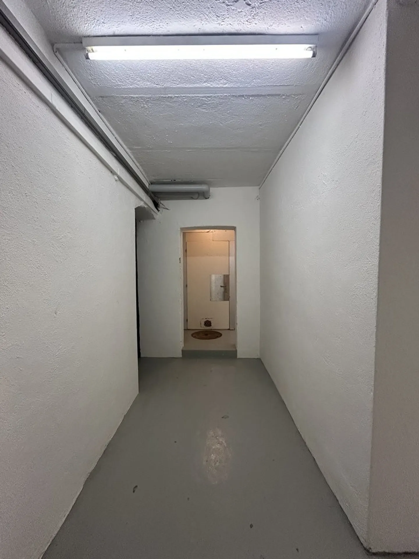 Spacious Storage Room for Rent - Photo 6 of 6