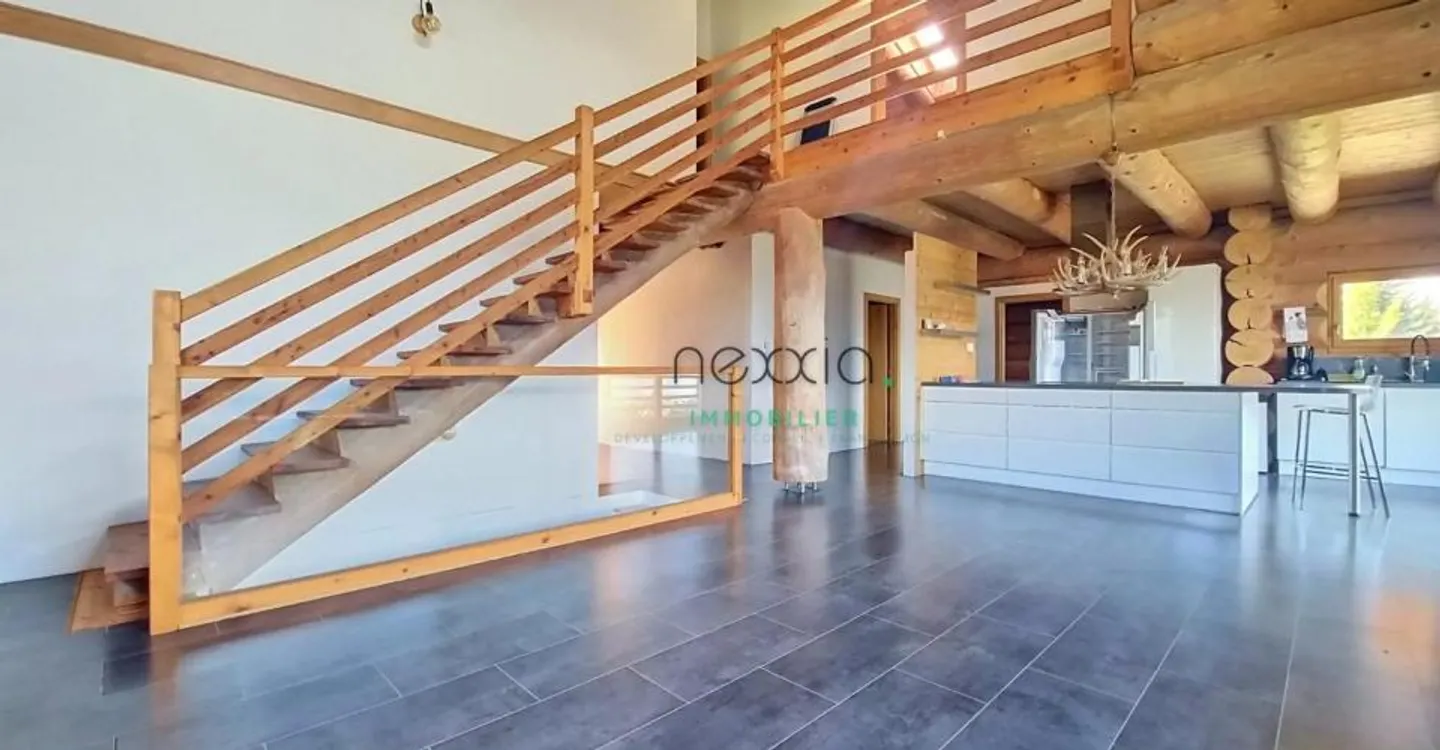 Chalet with Panoramic Views - Photo 4 of 11