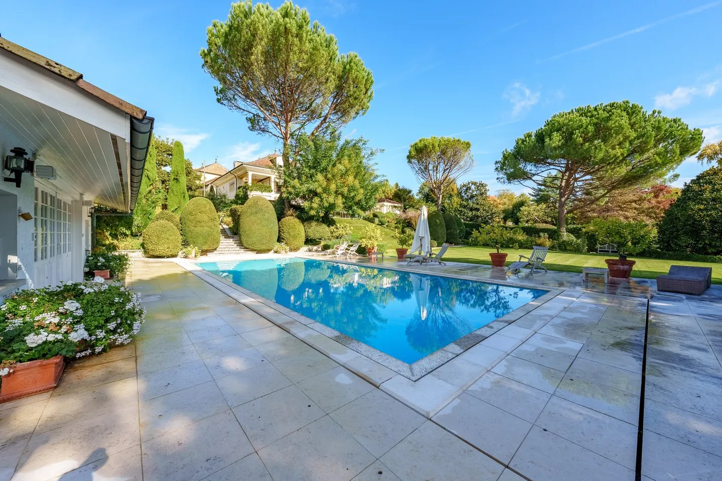 Large estate of high standard in Vandoeuvres - Photo 5 of 12