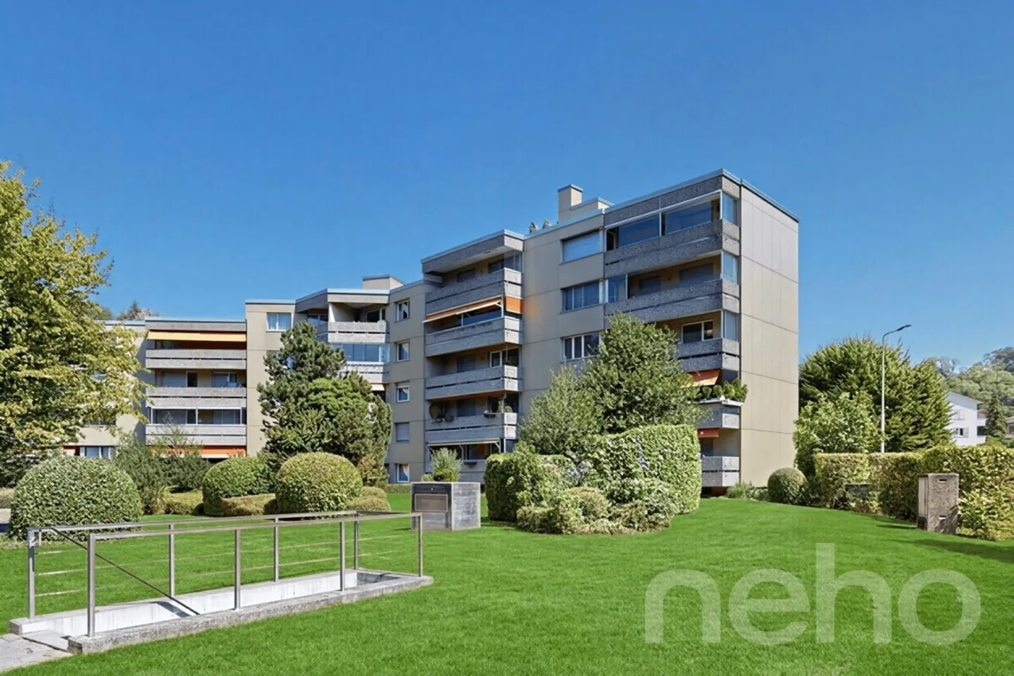 Appartamento 4.5 stanze con grande potenziale in una posizione tranquilla - Foto 1 di 12