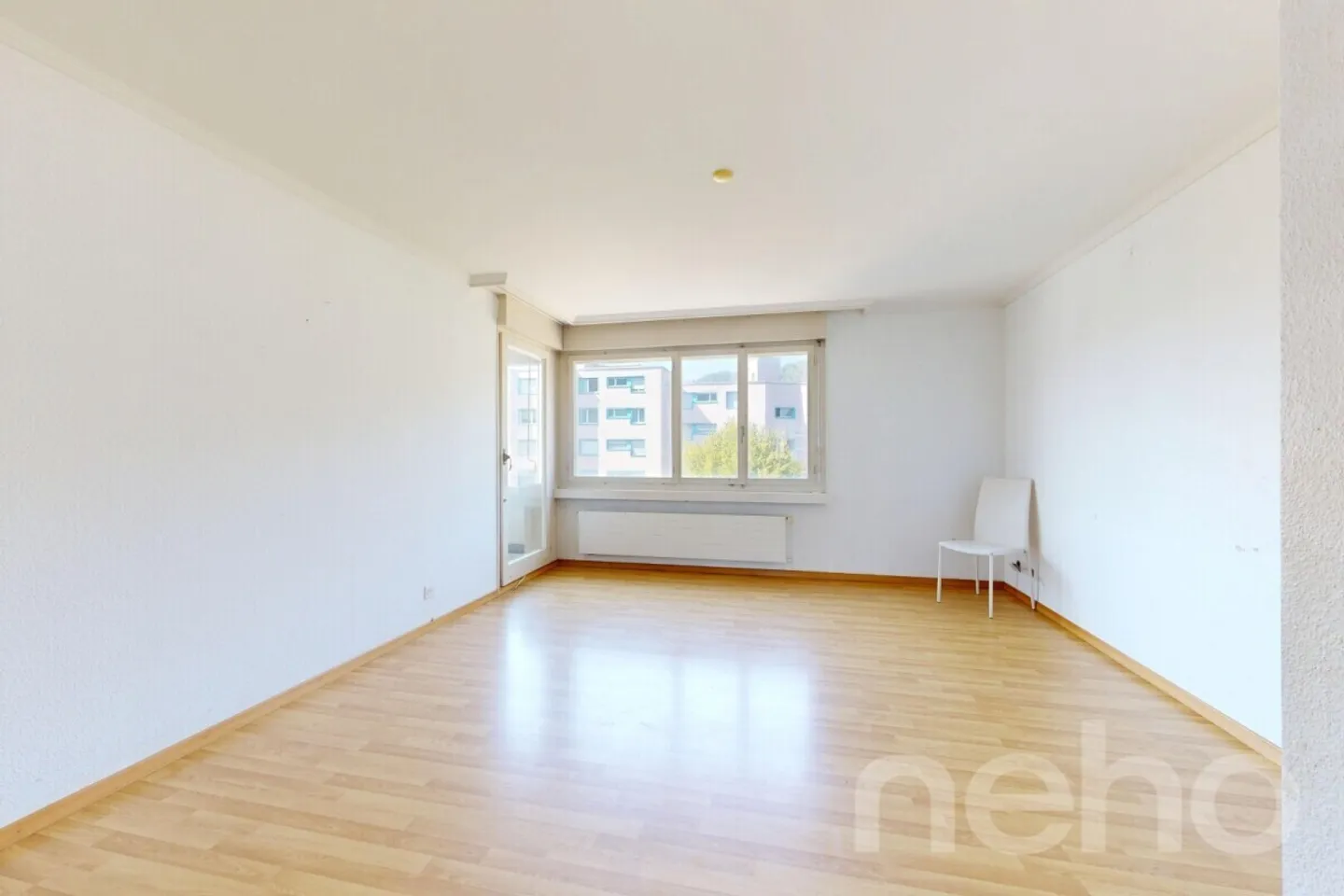 Appartamento 4.5 stanze con grande potenziale in una posizione tranquilla - Foto 3 di 12