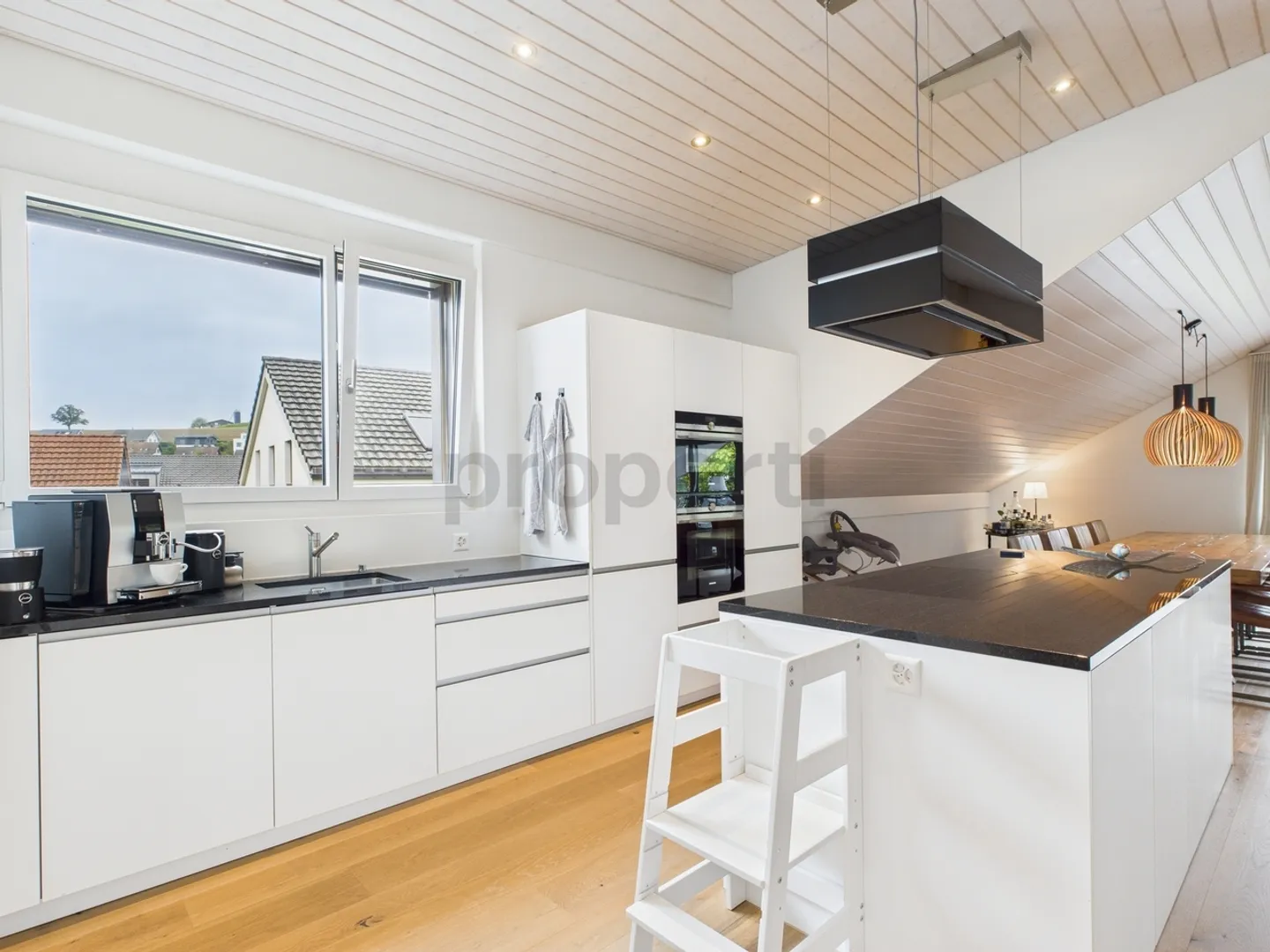 Modern 5.5-room penthouse apartment in Erlinsbach with beautiful terrace where you can enjoy the evening sun - Photo 5 of 11