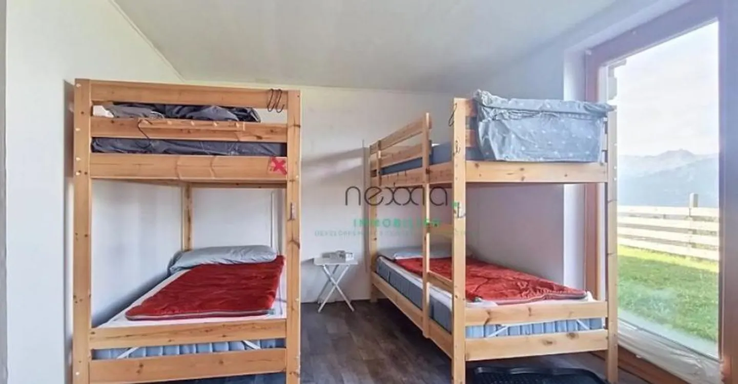 Chalet with Panoramic Views - Photo 9 of 11