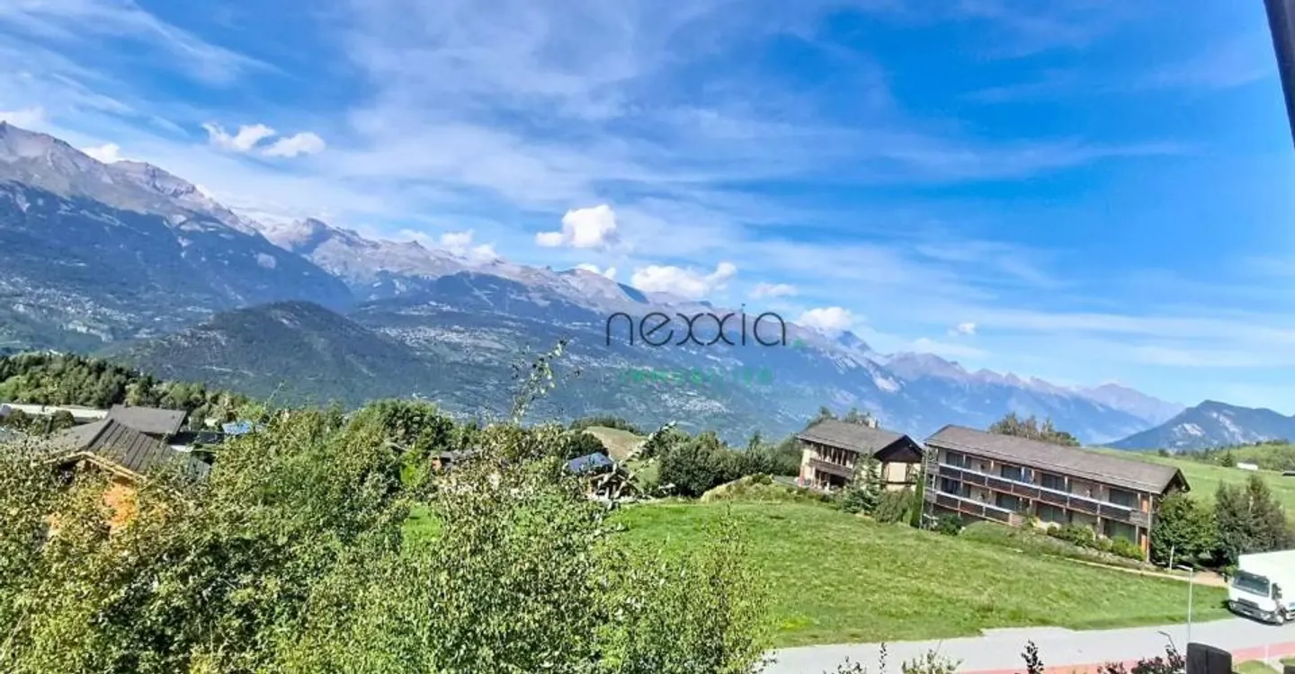 Chalet with Panoramic Views - Photo 10 of 11