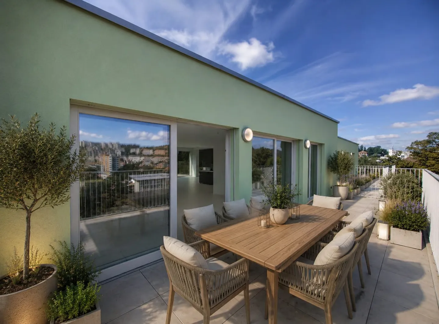 Magnificent 6.5-room attic apartment with terrace and panoramic view with private elevator - Photo 4 of 13