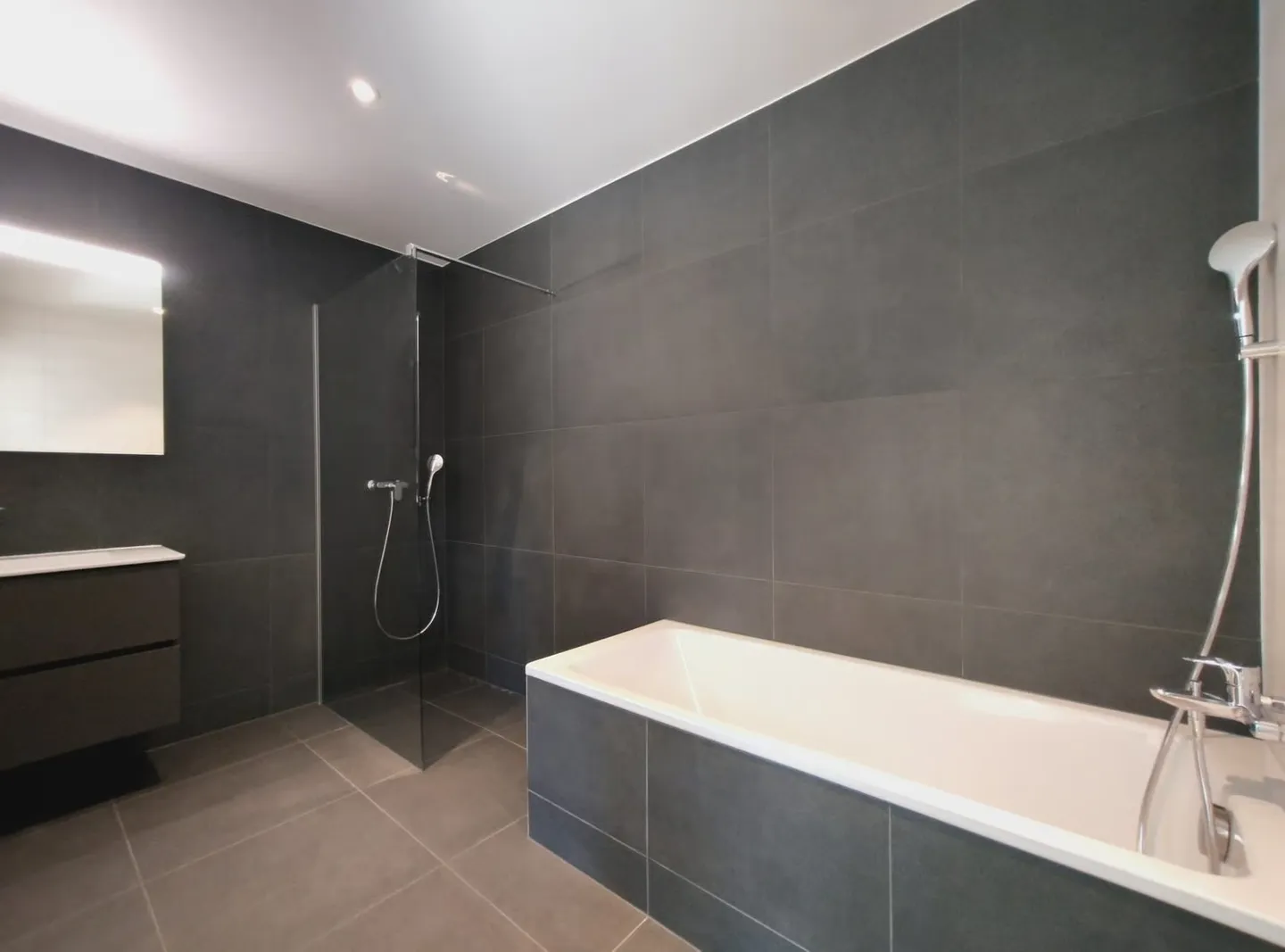 Magnificent 6.5-room attic apartment with terrace and panoramic view with private elevator - Photo 9 of 13