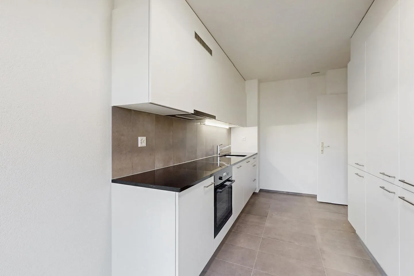 Renovated apartments - 4/4.5 rooms – Rue Marcello, Fribourg - Photo 4 of 12