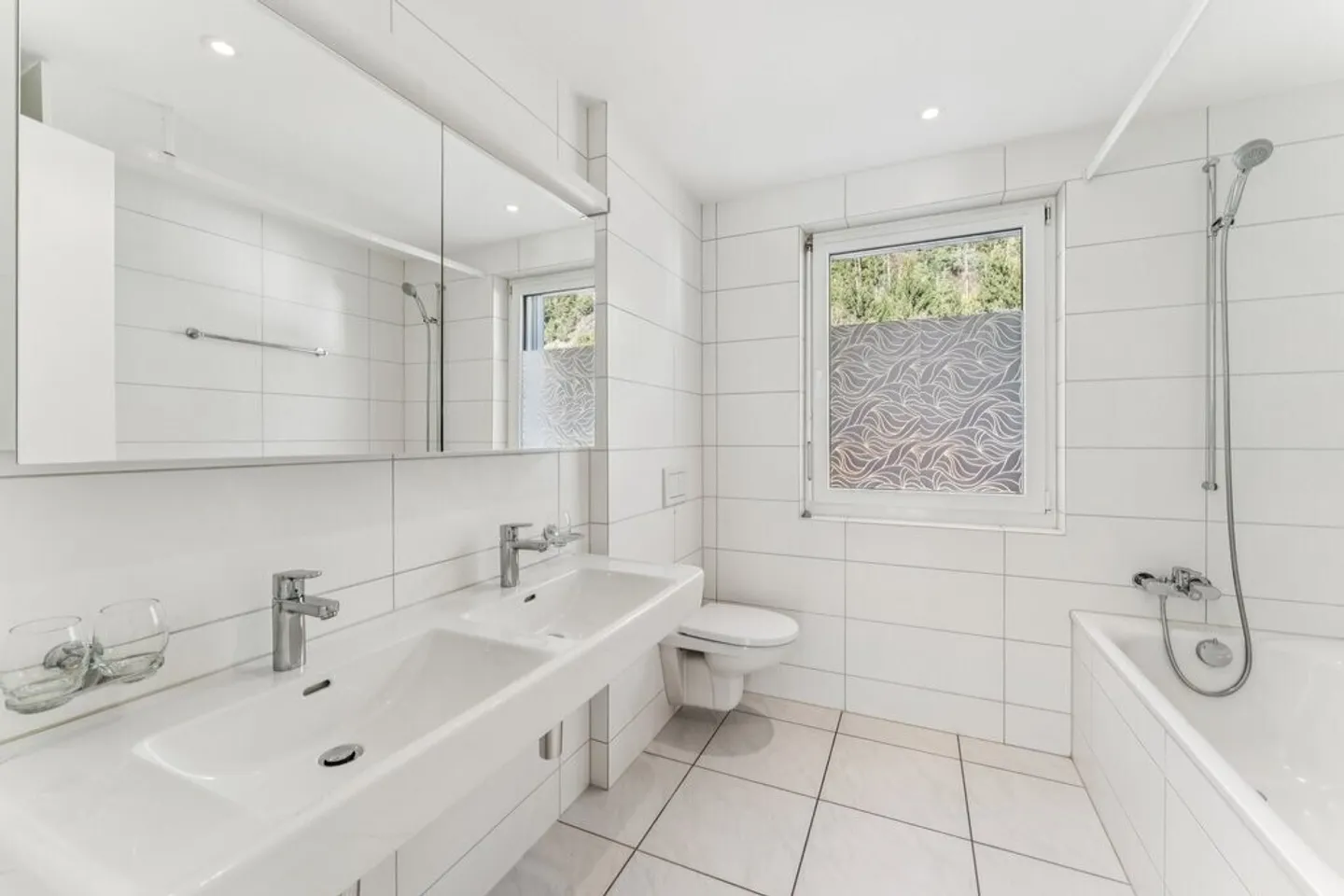 Spacious 3.5-Room Apartment - Photo 6 of 11