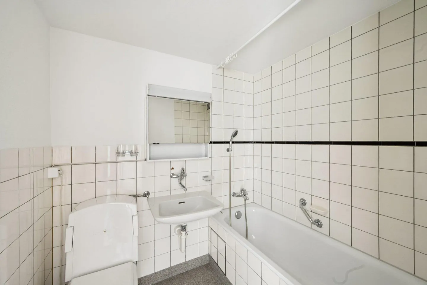 Living in a Central Location! - Photo 4 of 4