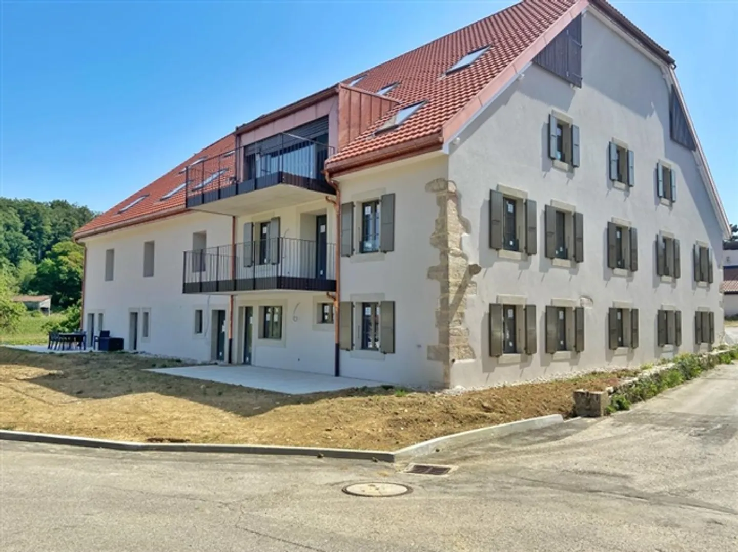 IL NE RESTE QUE QUELQUES TERRAIN MAGNIFIQUE NOUVEL APPARTEMENT DANS UN ENVIRONNEMENT CHARMANT - Photo 1 sur 6