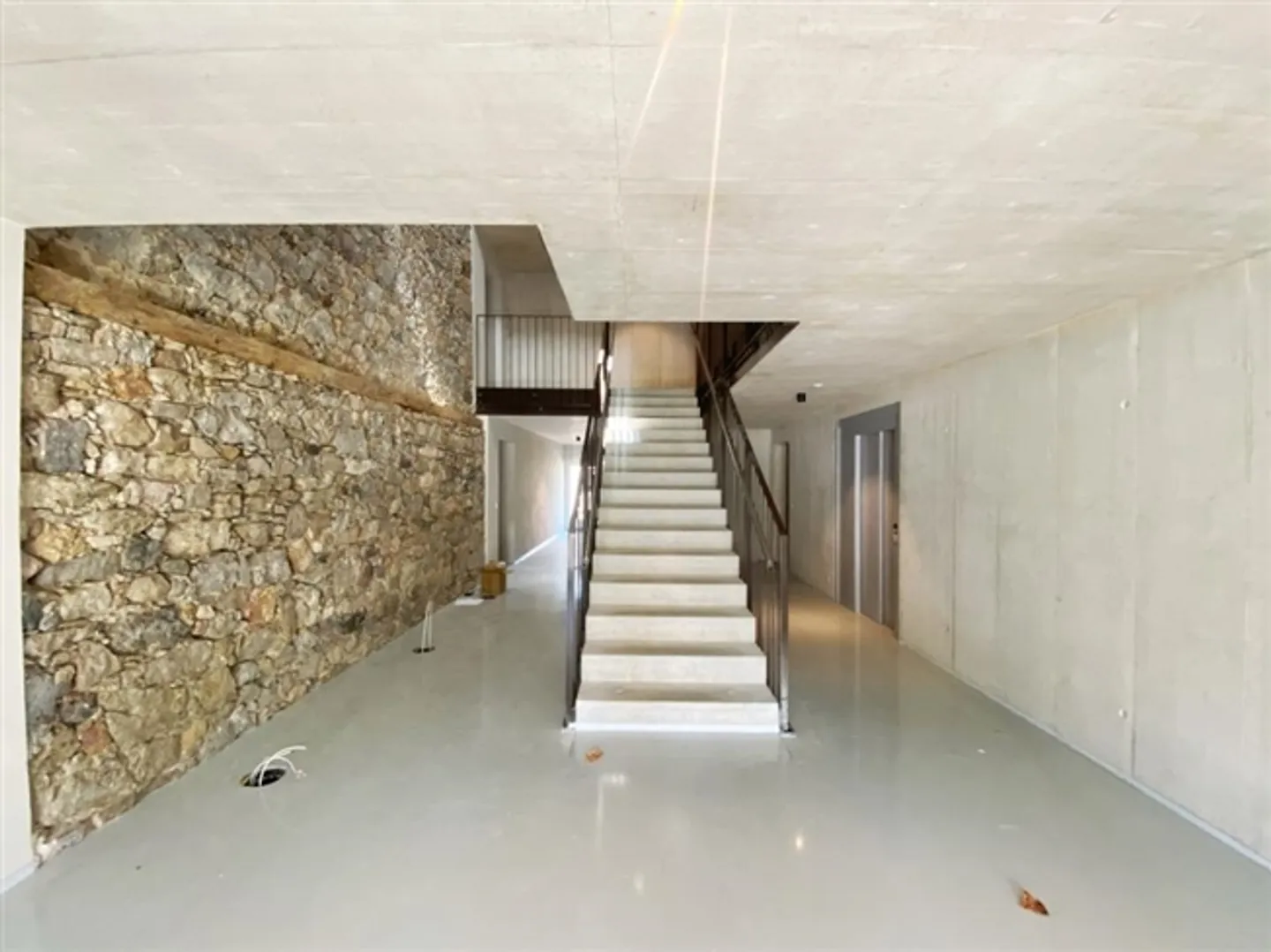 IL NE RESTE QUE QUELQUES TERRAIN MAGNIFIQUE NOUVEL APPARTEMENT DANS UN ENVIRONNEMENT CHARMANT - Photo 2 sur 6