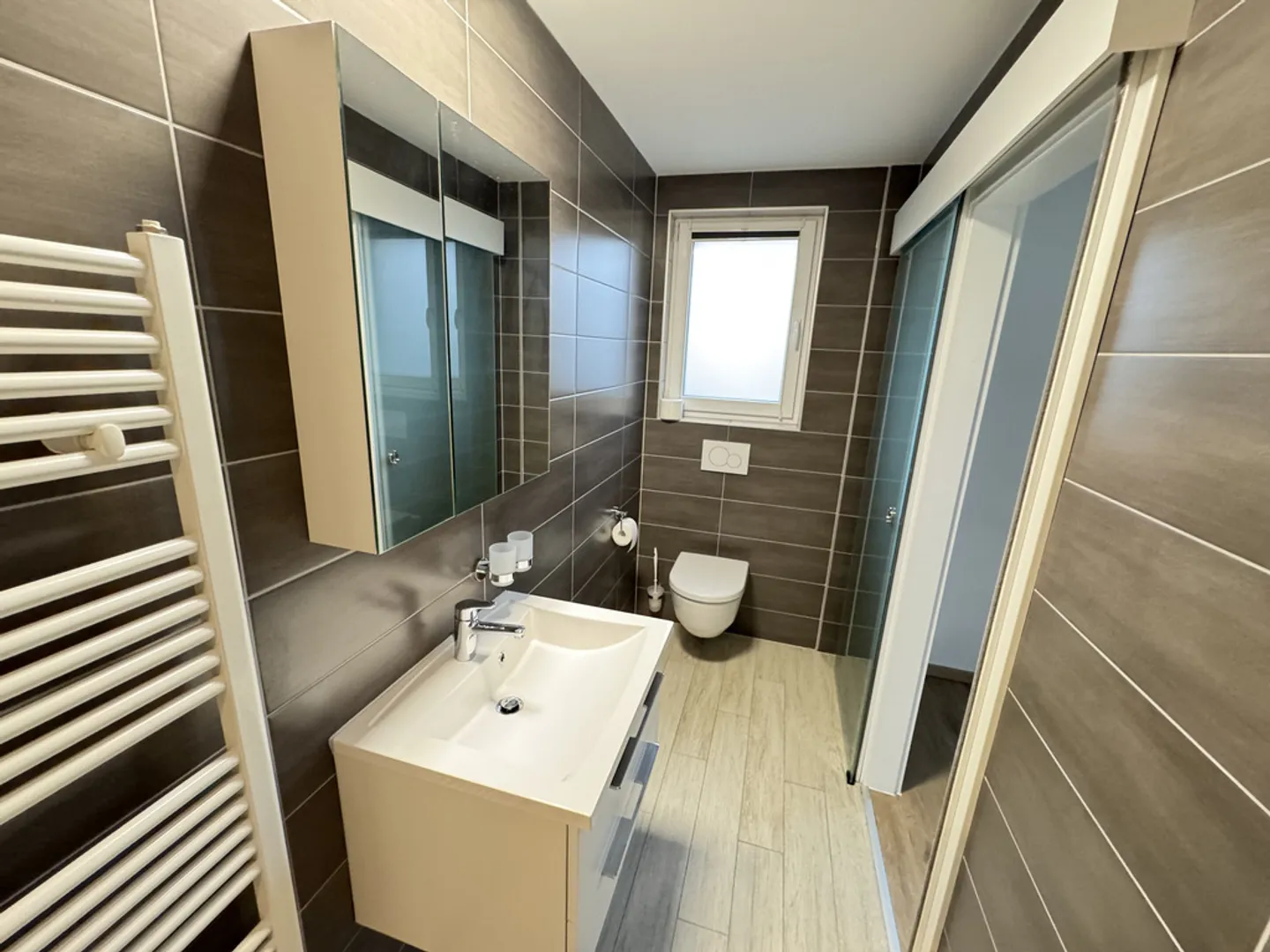 Modernes Apartment mit Terrasse - Foto 11 von 12