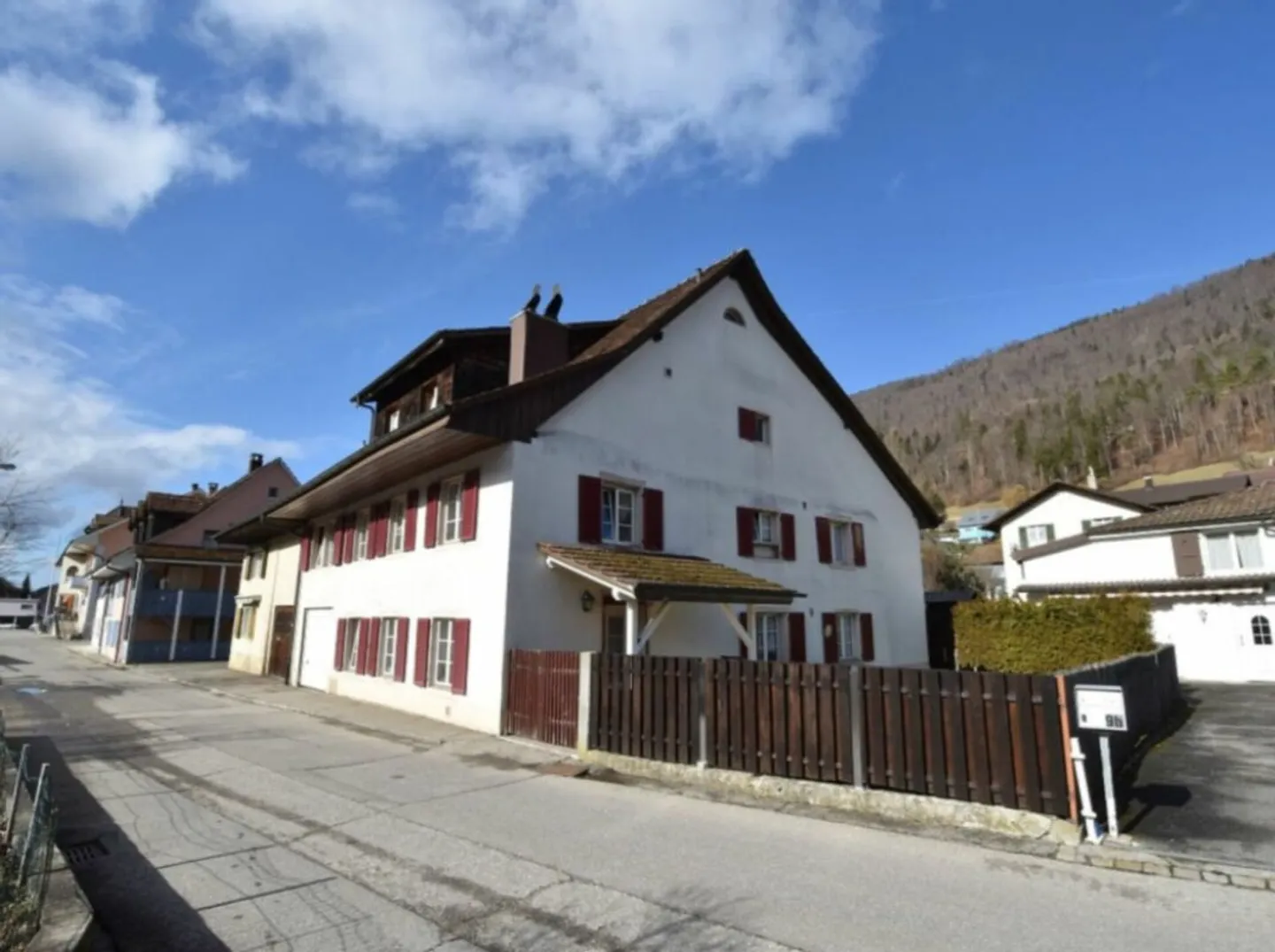 Charming 2.5 Room Apartment - Photo 1 of 9