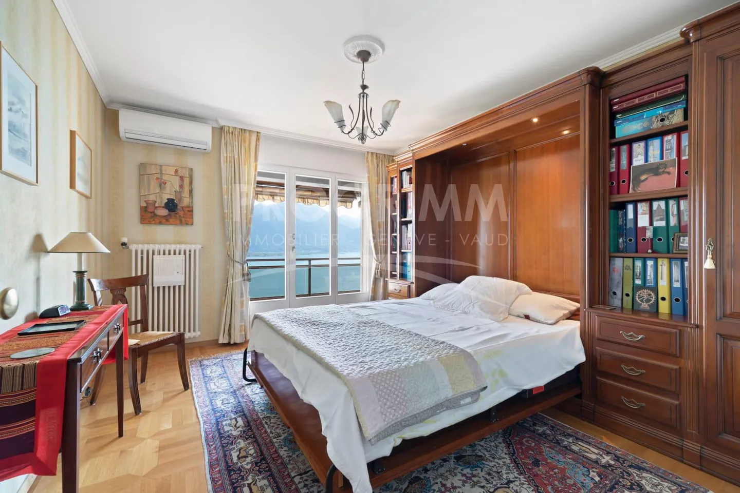 Selten: Dachgeschoss 4.5 Zimmer - atemberaubende Aussicht - 2 Parkplätze - Foto 9 von 9