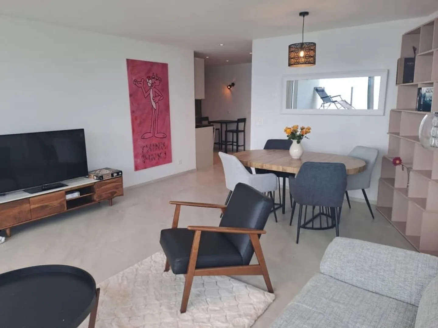 Beautiful furnished 3.5-room apartment with stunning views of the lake and mountains - - Photo 2 of 10