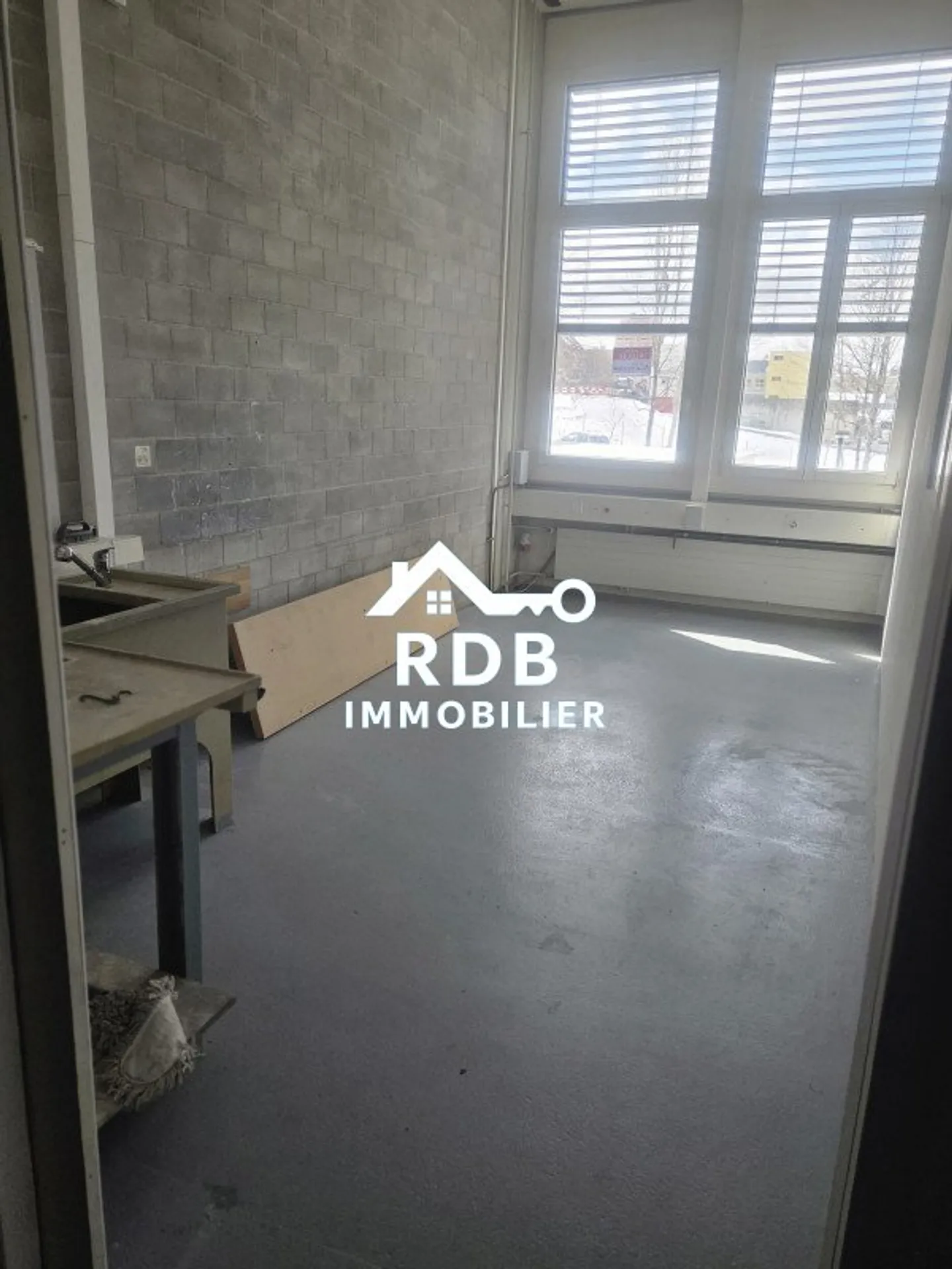 Bellissimo studio di 150m2 a La Chaux-de-Fonds - Foto 3 di 5