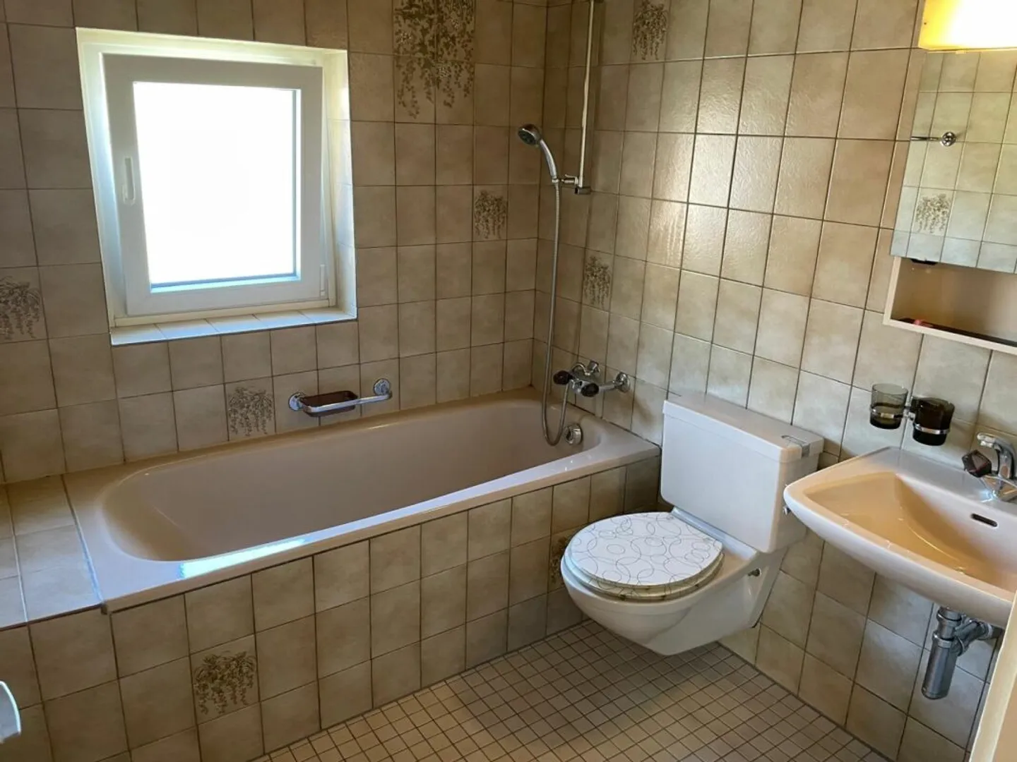 Charming 2.5 Room Apartment - Photo 6 of 9