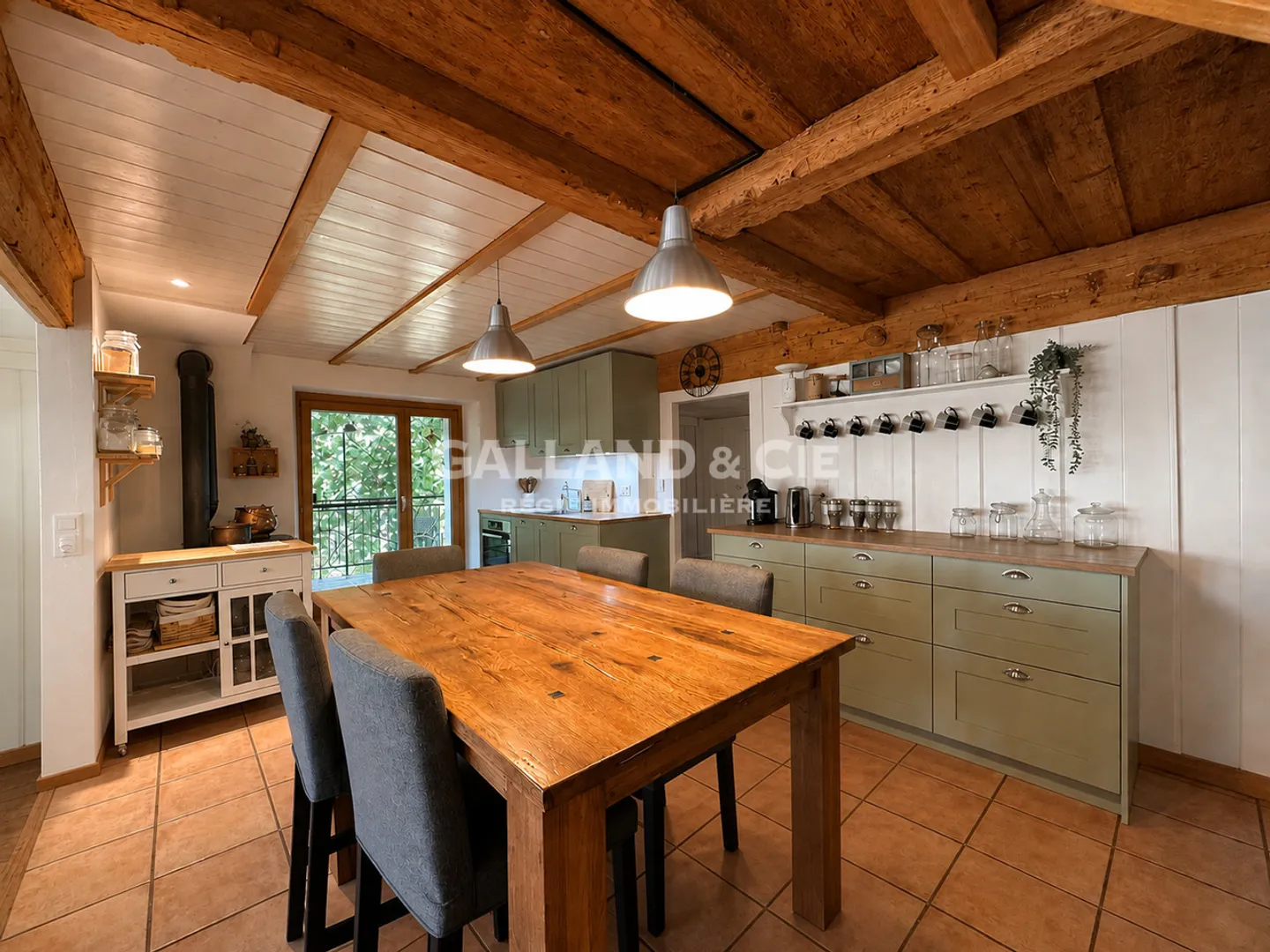 Maison authentique de 2 appartements - Photo 4 of 16