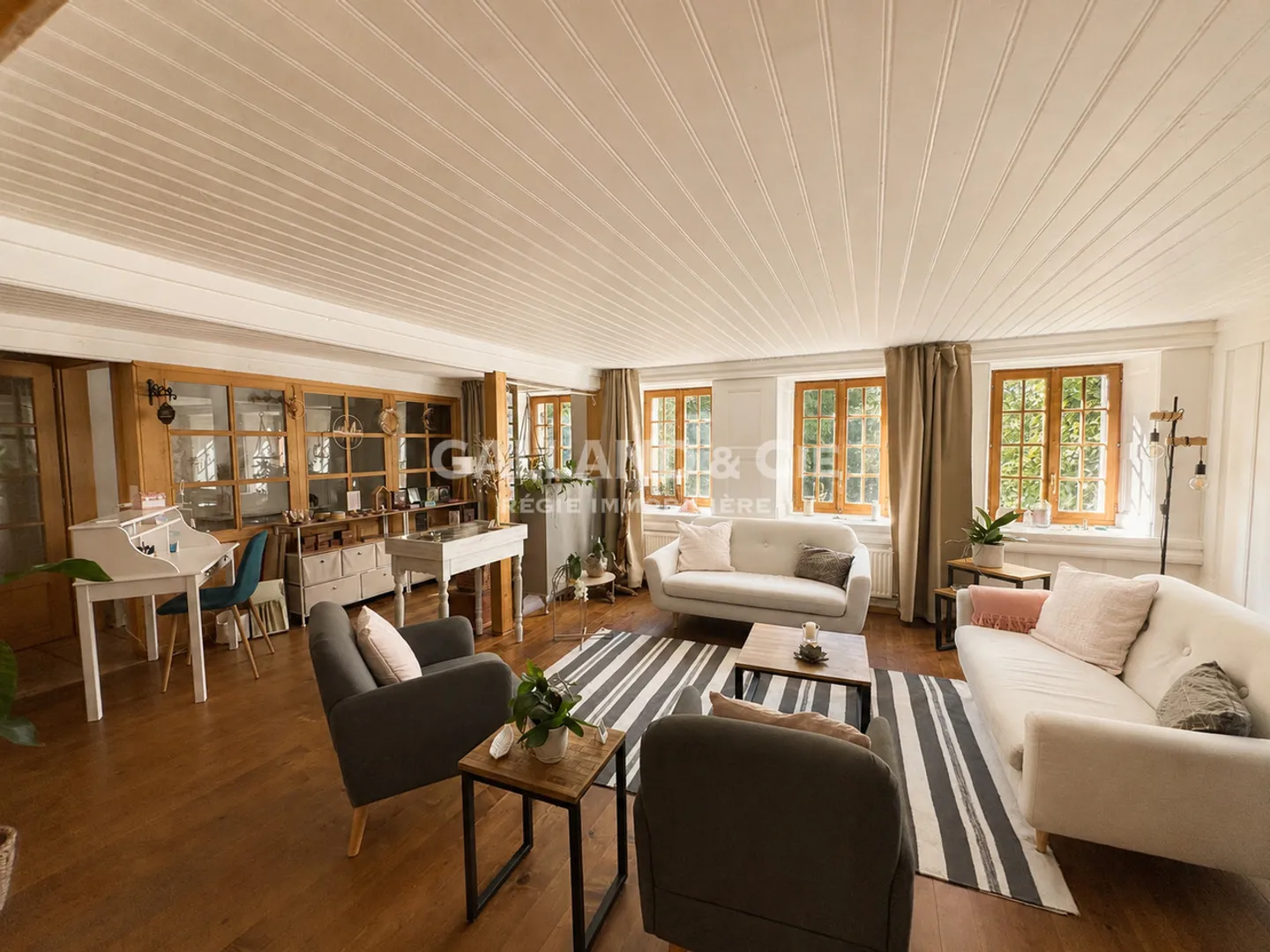 Maison authentique de 2 appartements - Photo 1 of 16