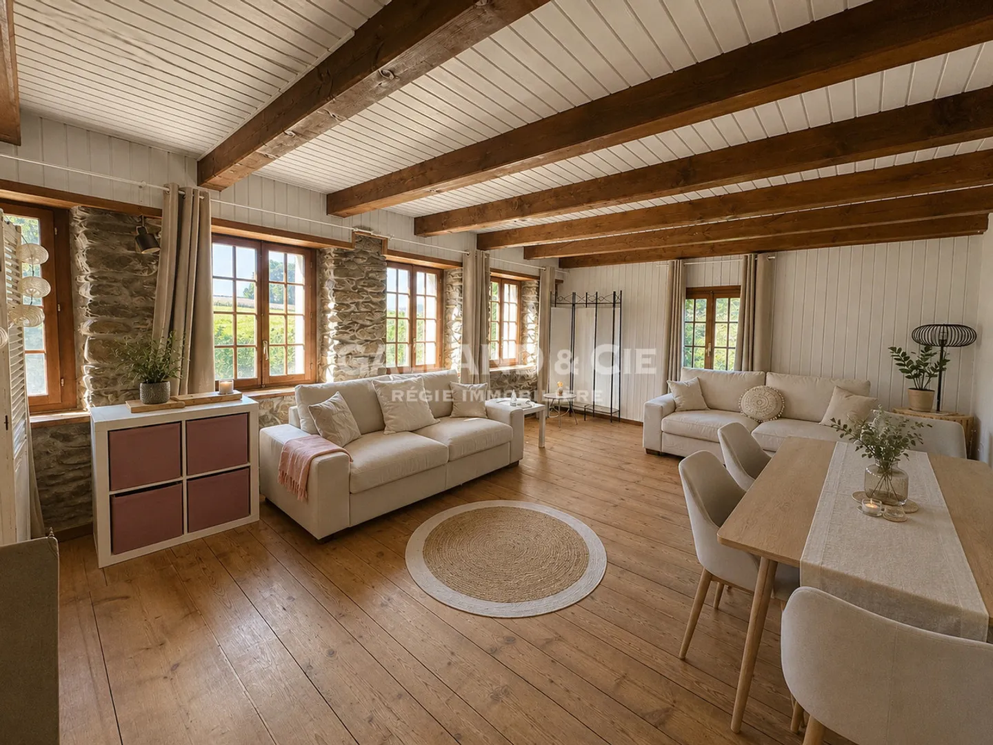 Maison authentique de 2 appartements - Photo 2 of 16