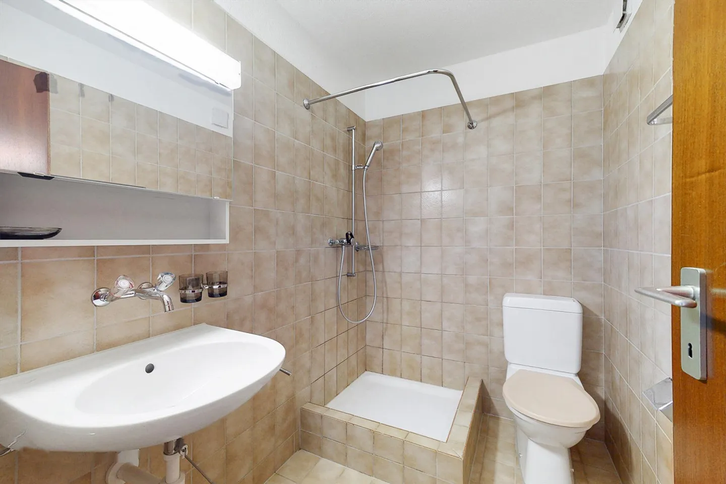 Charming apartment seeks tenant! - Photo 7 of 7