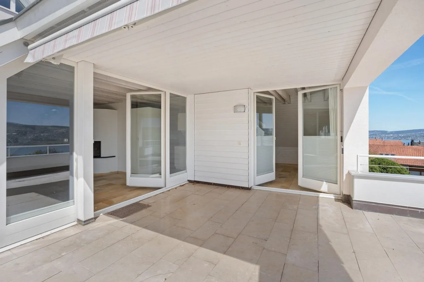 Dreamlike 4.5-room apartment with lake view in Oberrieden - Photo 8 of 20